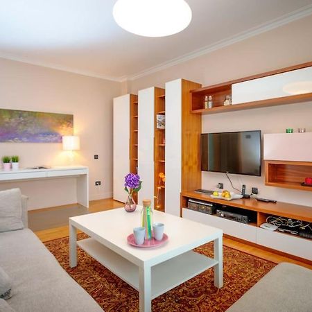 Green Apartment - Top Location, Near City Center! Sofia Luaran gambar