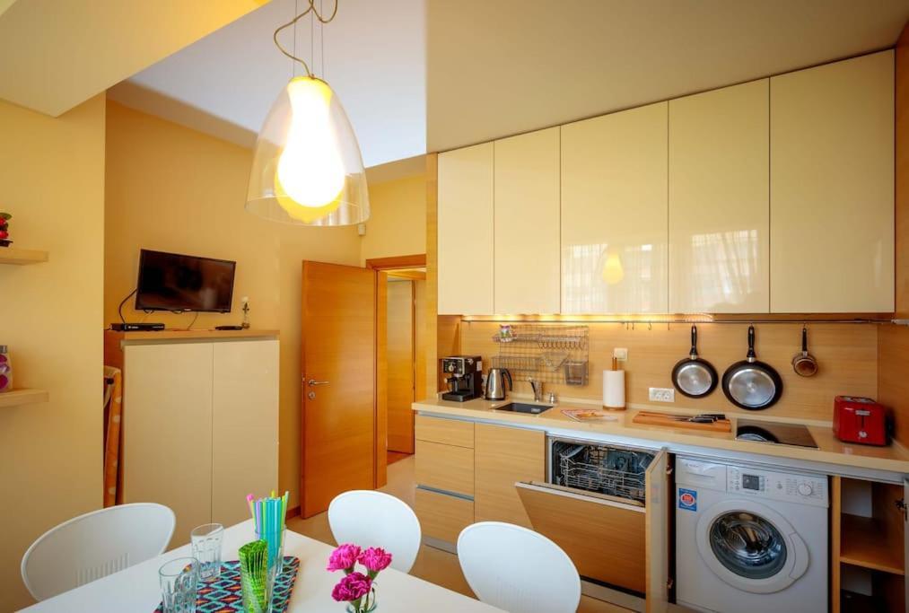 Green Apartment - Top Location, Near City Center! Sofia Luaran gambar
