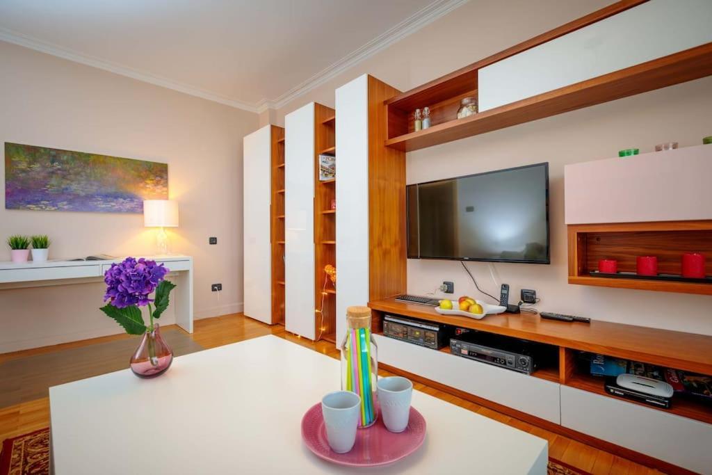 Green Apartment - Top Location, Near City Center! Sofia Luaran gambar