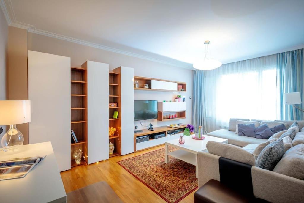 Green Apartment - Top Location, Near City Center! Sofia Luaran gambar