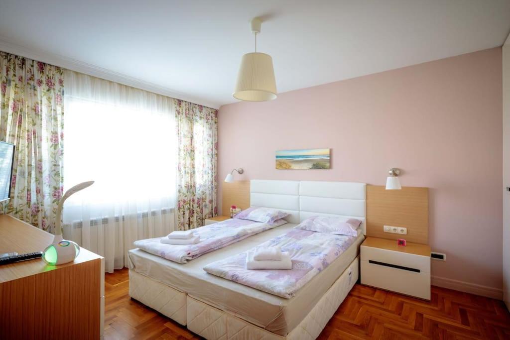 Green Apartment - Top Location, Near City Center! Sofia Luaran gambar